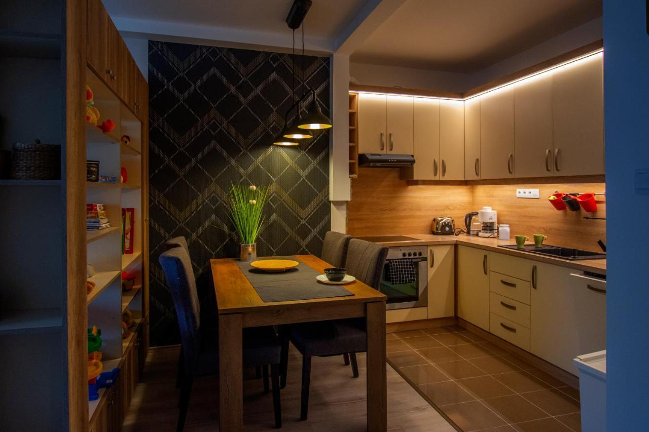 Family Residence Eger Ngoại thất bức ảnh