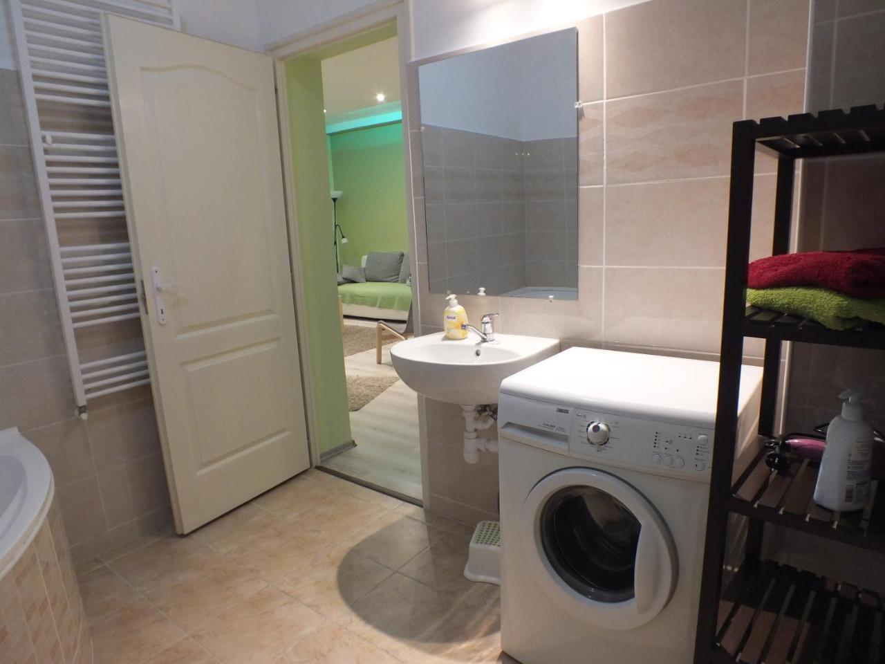 Family Residence Eger Ngoại thất bức ảnh